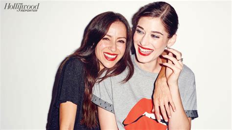 [VIDEO] Lizzy Caplan and Her Beauty Guru Sabrina .